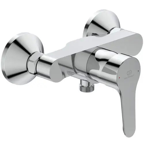 Chromfarbene Brausearmatur von Ideal Standard mit einem einzelnen Hebel zur Temperatur- und Mengeneinstellung, montiert an zwei Wandflanschen.